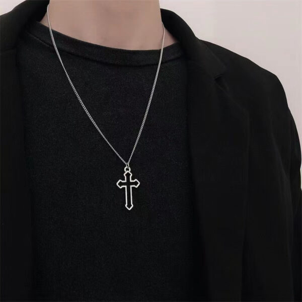 Collier croix gothique pas cher