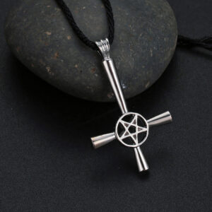 Collier croix satanique