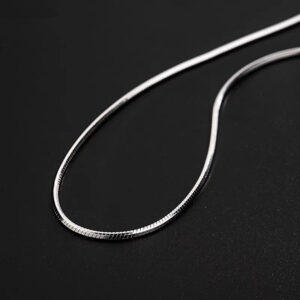 Collier fin ras de cou