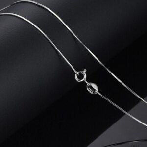 Collier fin ras de cou