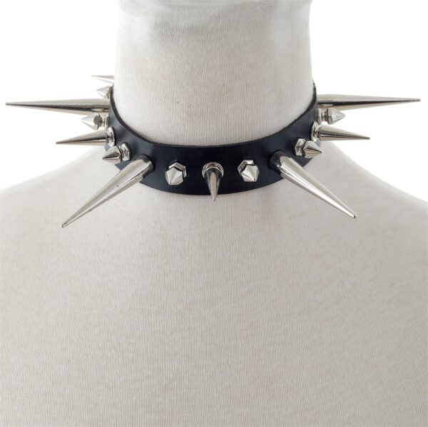 Collier pique gothique